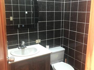 VENTA CASA CON TERRENO SECTOR ALANGASI / USHIMANA