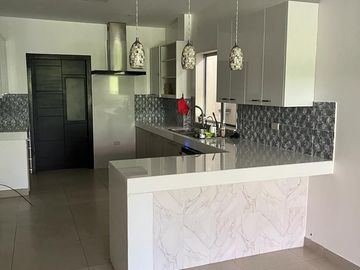 VENTA DE CASA EN URB. PUERTO AZUL - VIA A LA COSTA (VIVI)