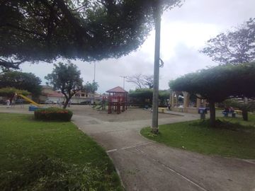 VENTA DE CASA EN URB. PUERTO AZUL - VIA A LA COSTA (VIVI)