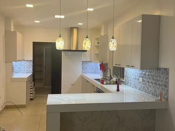VENTA DE CASA EN URB. PUERTO AZUL - VIA A LA COSTA (VIVI)