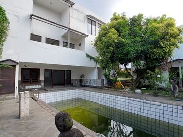 RUMAH at Jl KEMANG TIMUR, JAKSEL
