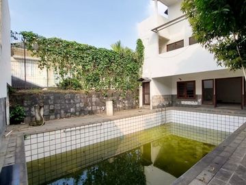 RUMAH at Jl KEMANG TIMUR, JAKSEL