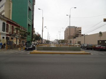 EXCELENTE CASONA REPUBLICANA ESQUINA JR. WASHINGTON CON AV. ESPAÑA.