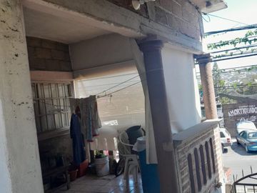 CASA SOLA CON LOCALES COMERCIALES TEMIXCO CENTRO
