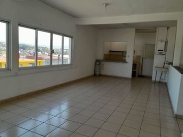 CASA SOLA CON LOCALES COMERCIALES TEMIXCO CENTRO