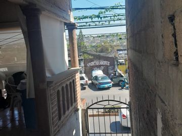 CASA SOLA CON LOCALES COMERCIALES TEMIXCO CENTRO