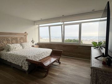 Venta departamento dúplex con terraza y piscina, vista panorámica al mar en Playa Señoritas,  Punta Hermosa.