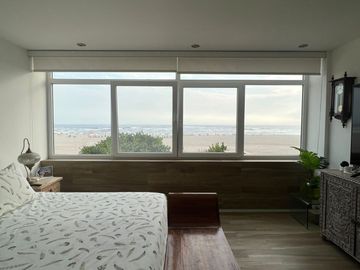 Venta departamento dúplex con terraza y piscina, vista panorámica al mar en Playa Señoritas,  Punta Hermosa.