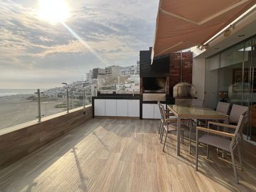 Venta departamento dúplex con terraza y piscina, vista panorámica al mar en Playa Señoritas,  Punta Hermosa.