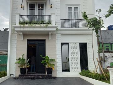 Buruan Sisa 4 Unit Townhouse Baru diRempoa ada Private Pool 2,5 Man