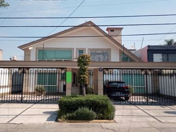 Vendo casa en Satélite Circ. Educadores