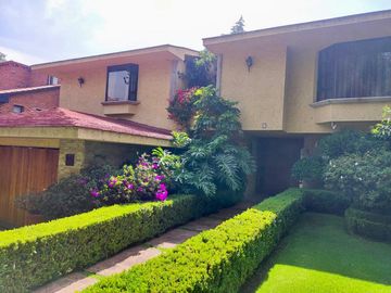 Residencia en Venta en el Condominio El Bosque!!