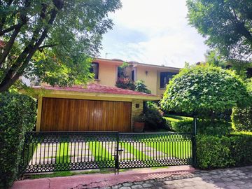 Residencia en Venta en el Condominio El Bosque!!