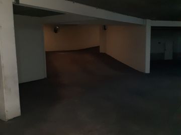 VENDO  ESTACIONAMENTO Y BODEGA  METRO STA. LUCIA