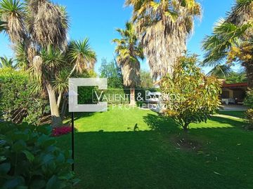 CASA EN VENTA AMOBLADA