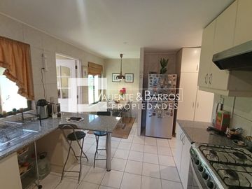 CASA EN VENTA AMOBLADA