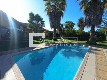 CASA EN VENTA AMOBLADA