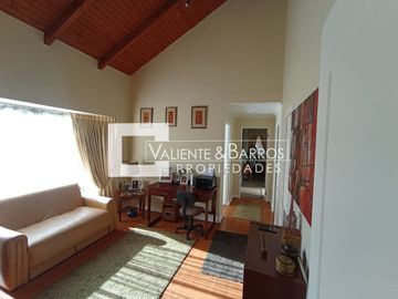 CASA EN VENTA AMOBLADA