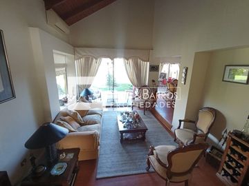 CASA EN VENTA AMOBLADA