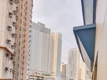 Pasong Tamo Tower Makati | 3BR Unit For Sale