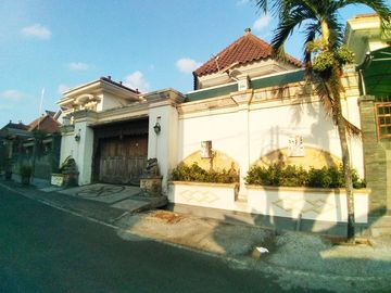 Rumah 2 Lantai + Kolam Renang Luas 796 Sukarno Hatta Suhat Malang