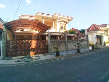 Rumah 2 Lantai + Kolam Renang Luas 796 Sukarno Hatta Suhat Malang