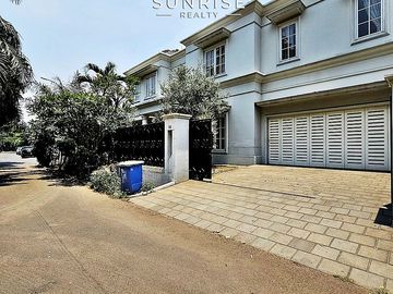 Dijual Rumah Mewah Premium Area Dukuh Patra Kuningan Jakarta Selatan