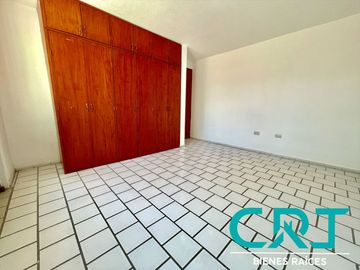 DEPARTAMENTO EN RENTA I ARBIDE I PLANTA BAJA I MUY AMPLIO I CENTRICO | PATIO TRASERO
