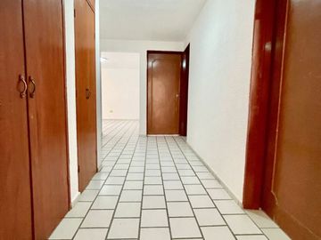 DEPARTAMENTO EN RENTA I ARBIDE I PLANTA BAJA I MUY AMPLIO I CENTRICO | PATIO TRASERO