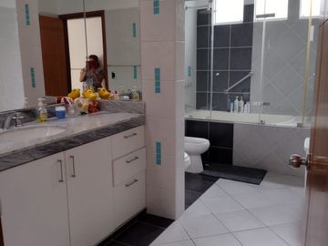 ¡Exclusiva Casa en Venta en La Molina! 🌟