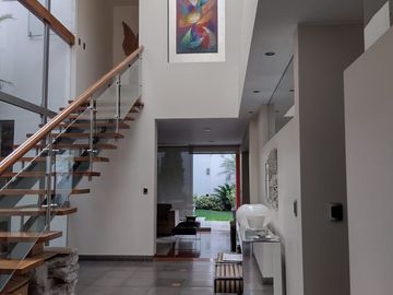 ¡Exclusiva Casa en Venta en La Molina! 🌟