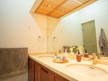 Espectacular Casa en Venta en Condominio Los Jales