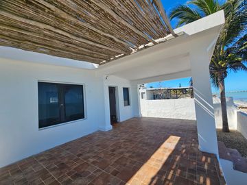 DOS VILLAS FRENTE AL MAR EN CHUBURNA PROGRESO