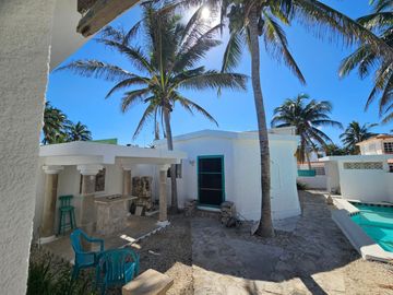 DOS VILLAS FRENTE AL MAR EN CHUBURNA PROGRESO