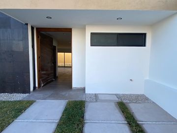 Hermosa Casa en Venta en Cañadas del Arroyo 2a Sección con Recámara en PB