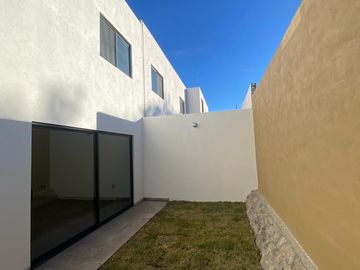 Hermosa Casa en Venta en Cañadas del Arroyo 2a Sección con Recámara en PB