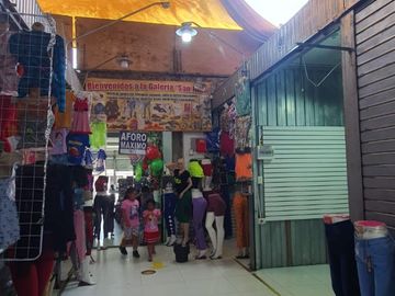 TRASPASO PEQUEÑO LOCAL SÚPER COMERCIAL EN SJM