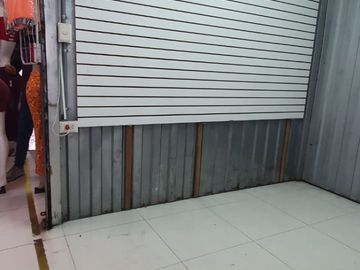 TRASPASO PEQUEÑO LOCAL SÚPER COMERCIAL EN SJM