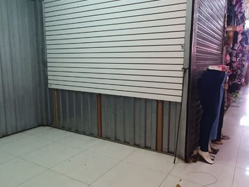 TRASPASO PEQUEÑO LOCAL SÚPER COMERCIAL EN SJM