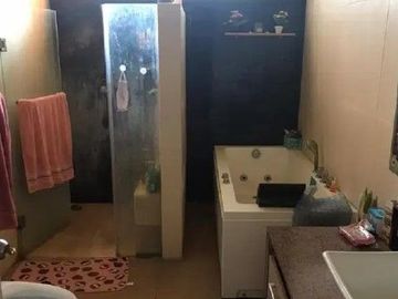 Jual cepat, Rumah classic Villa Bukit Regency Sby