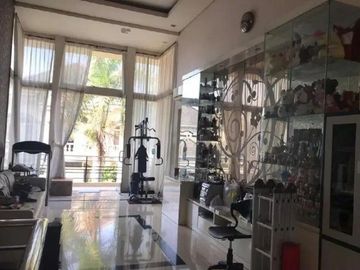 Jual cepat, Rumah classic Villa Bukit Regency Sby