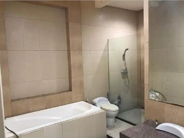Jual cepat, Rumah classic Villa Bukit Regency Sby