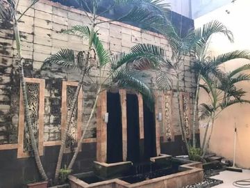 Jual cepat, Rumah classic Villa Bukit Regency Sby