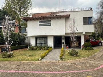 Casa en renta en el Club de Golf los Encinos, Lerma
