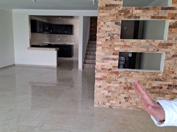 CASA EN VENTA EN CACALOMACAN TOLUCA