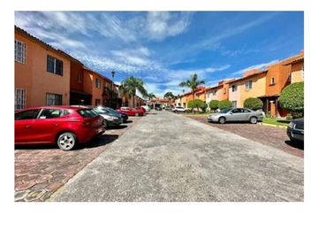 $1,399,999 Una Casa en Temixco a unos Pasos de Ex Hacienda Temixco con Alberca, Temixco Morelos