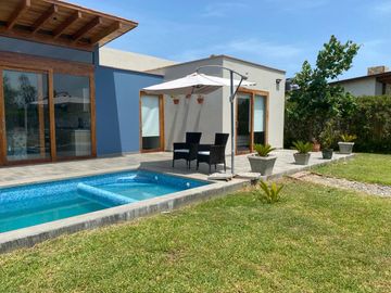 SE VENDE CASA DE CAMPO CON PISCINA DENTRO DE CONDOMINIO EN MALA