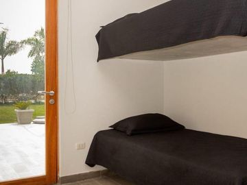 SE VENDE CASA DE CAMPO CON PISCINA DENTRO DE CONDOMINIO EN MALA