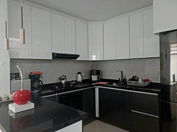 VENTA  CASA TRES NIVELES ESQUINERA -REMODELADA-QUINTAS DEL LILI 2