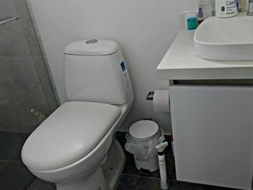 VENTA  CASA TRES NIVELES ESQUINERA -REMODELADA-QUINTAS DEL LILI 2